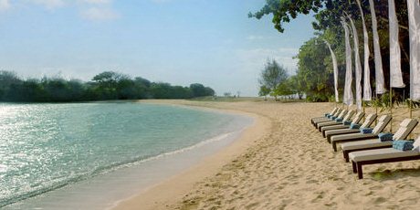 Strand en ligbedden